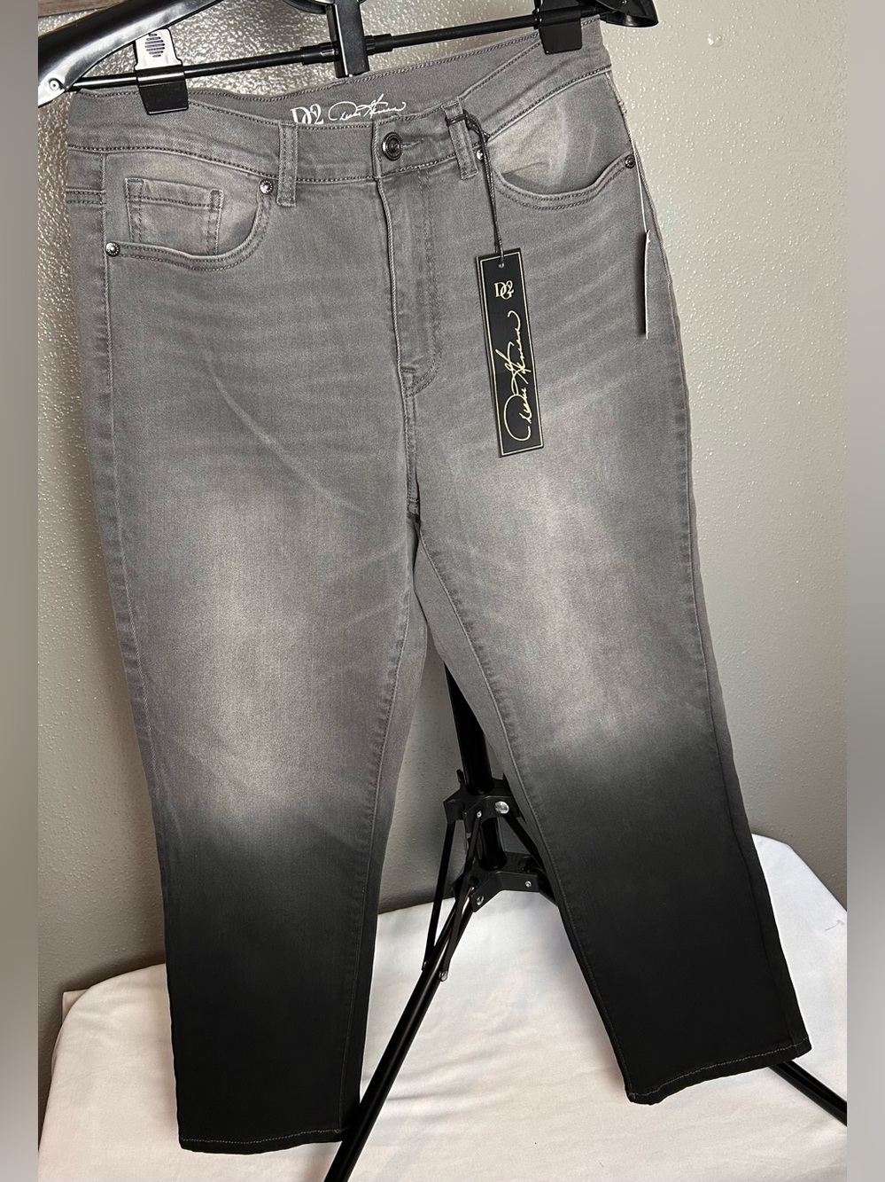 DG2 by Diane Gilman Gray Ombre Ankle Jeans